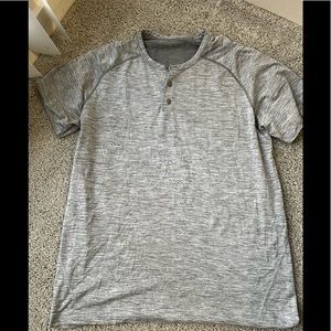 XL Mens Lululemon Shirt